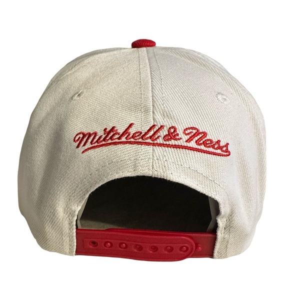 Chicago Bulls 1998 NBA FINALS Mitchell & Ness SnapBack - OSFM - Picture 6 of 7